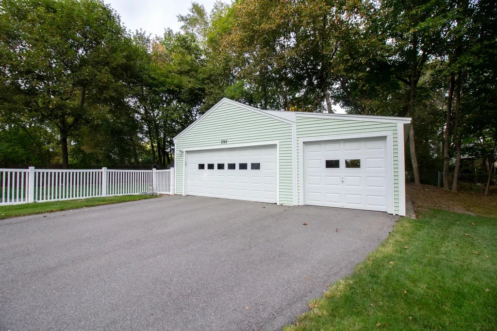 295 Maple Street Bangor ME 04401
