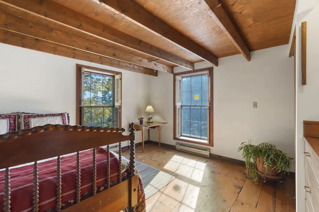 323 Court Street Auburn ME 04210
