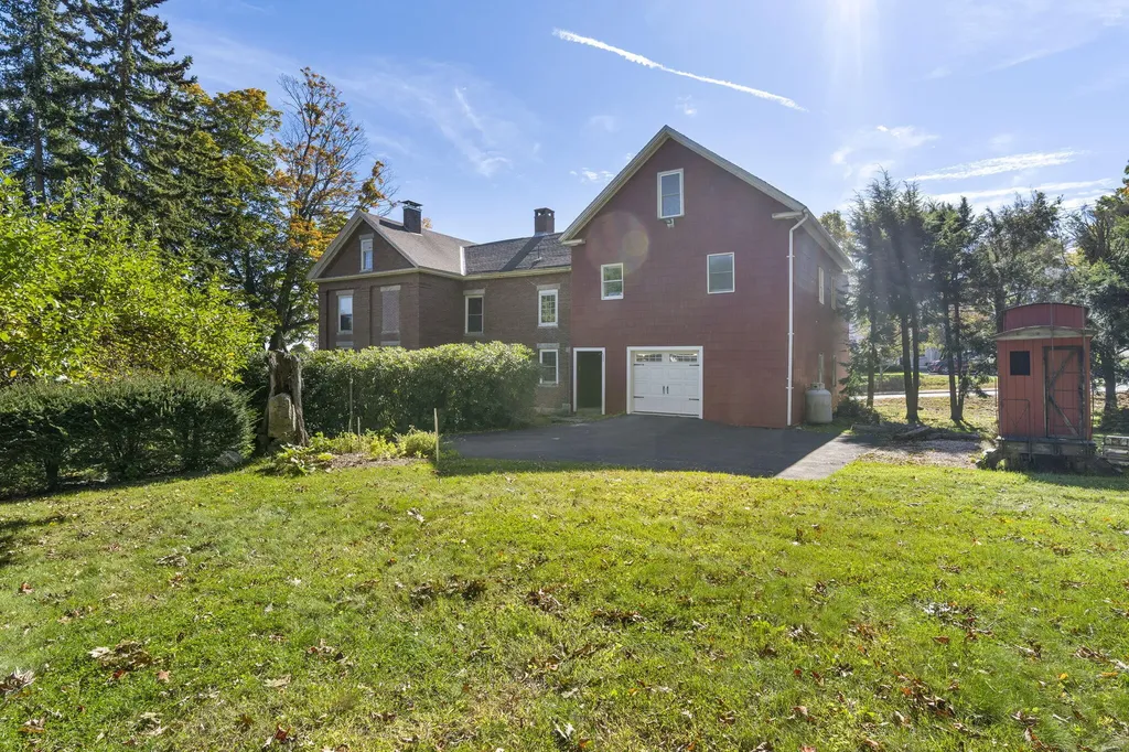 323 Court Street Auburn ME 04210
