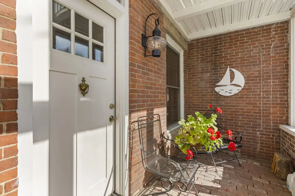 323 Court Street Auburn ME 04210