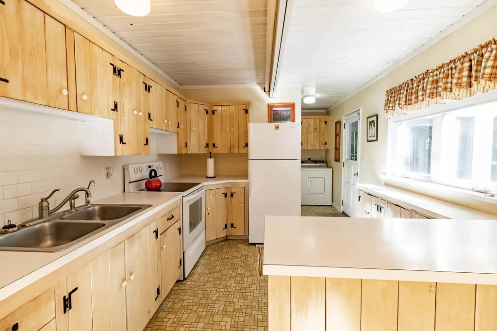 49 Keay Road Bowdoin ME 04287