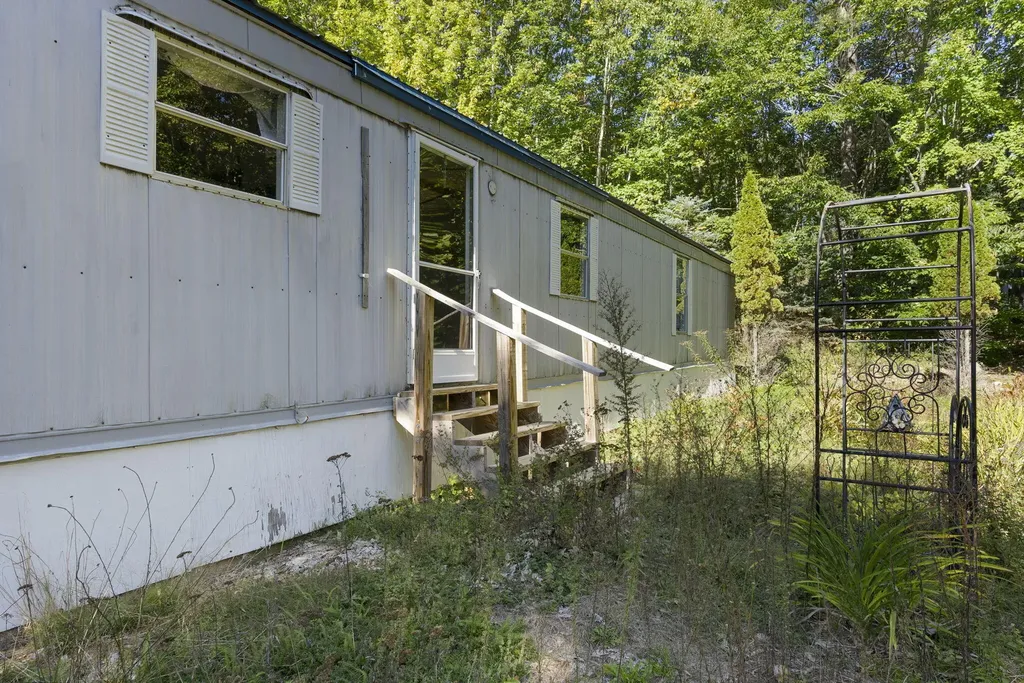 33 Jam Hill Road Oxford ME 04270