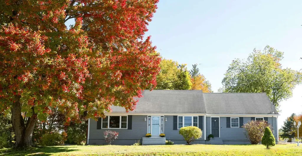 381 East Avenue Lewiston ME 04240