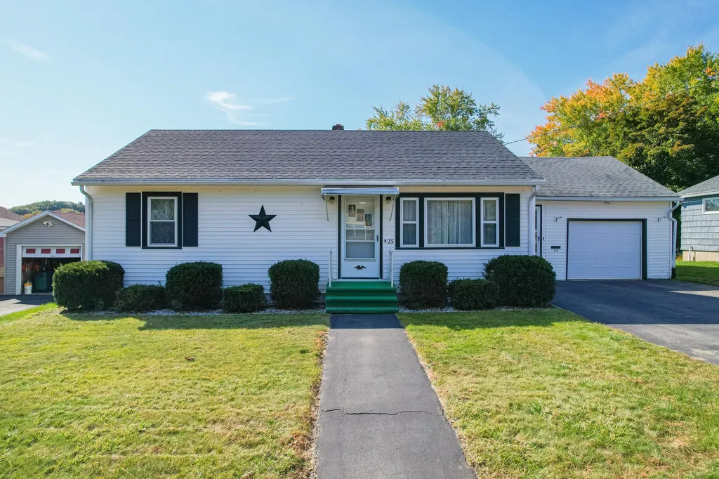 25 Turgeon Street Lewiston ME 04240