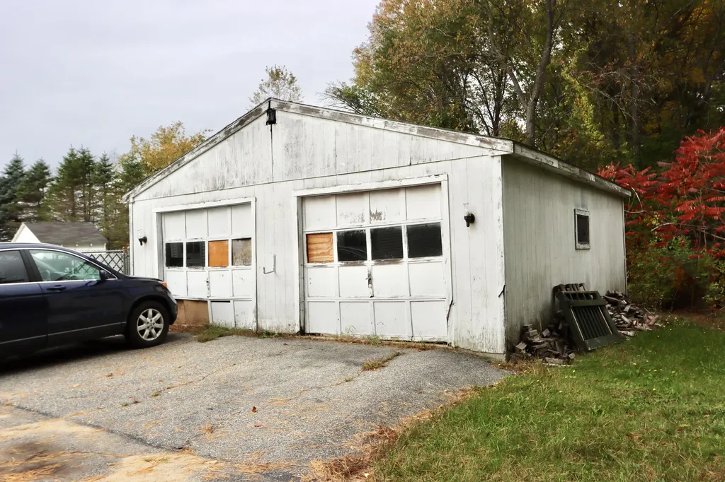 10 Goddard Road Lewiston ME 04240