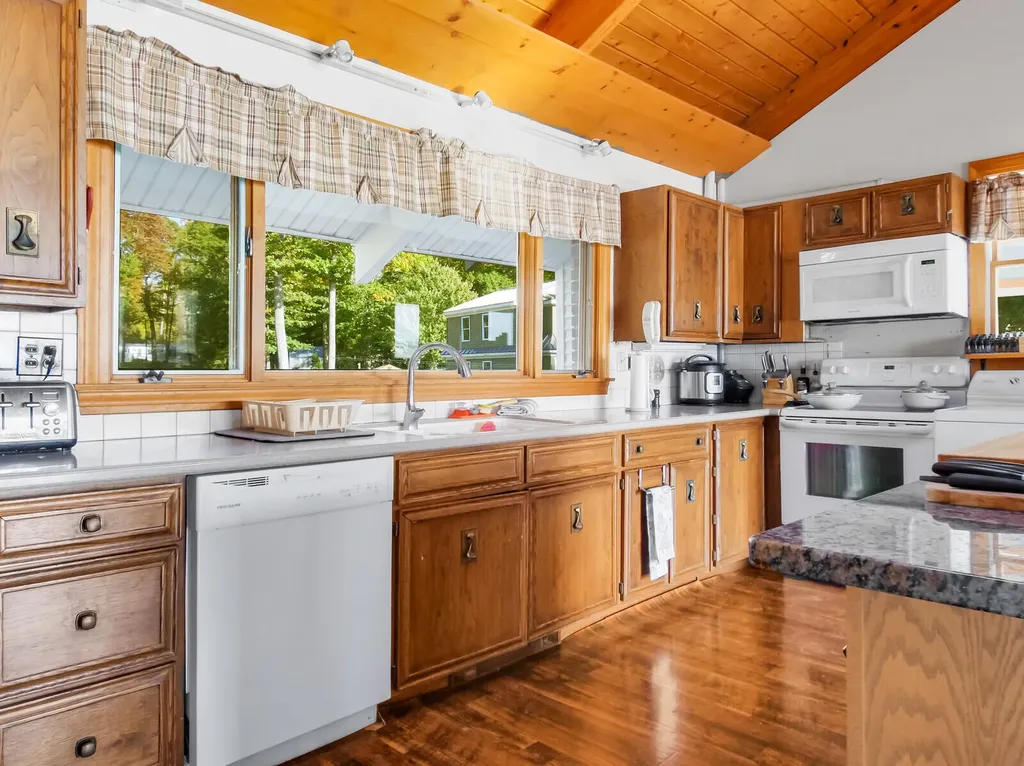 104 Iris Lane Sidney ME 04330