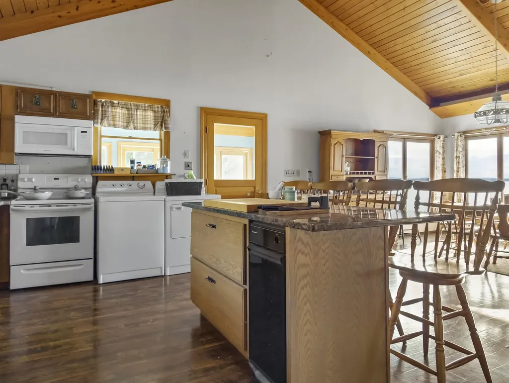 104 Iris Lane Sidney ME 04330