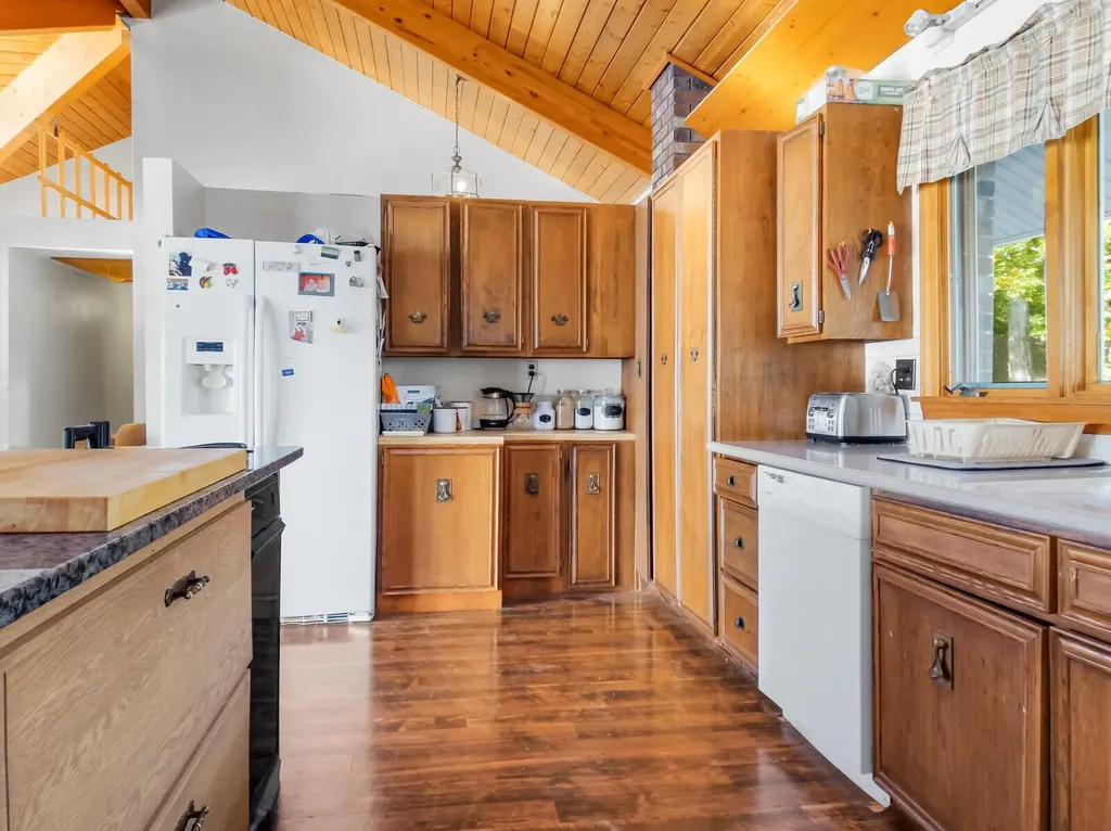 104 Iris Lane Sidney ME 04330