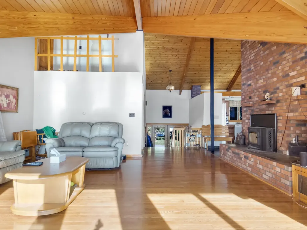 104 Iris Lane Sidney ME 04330