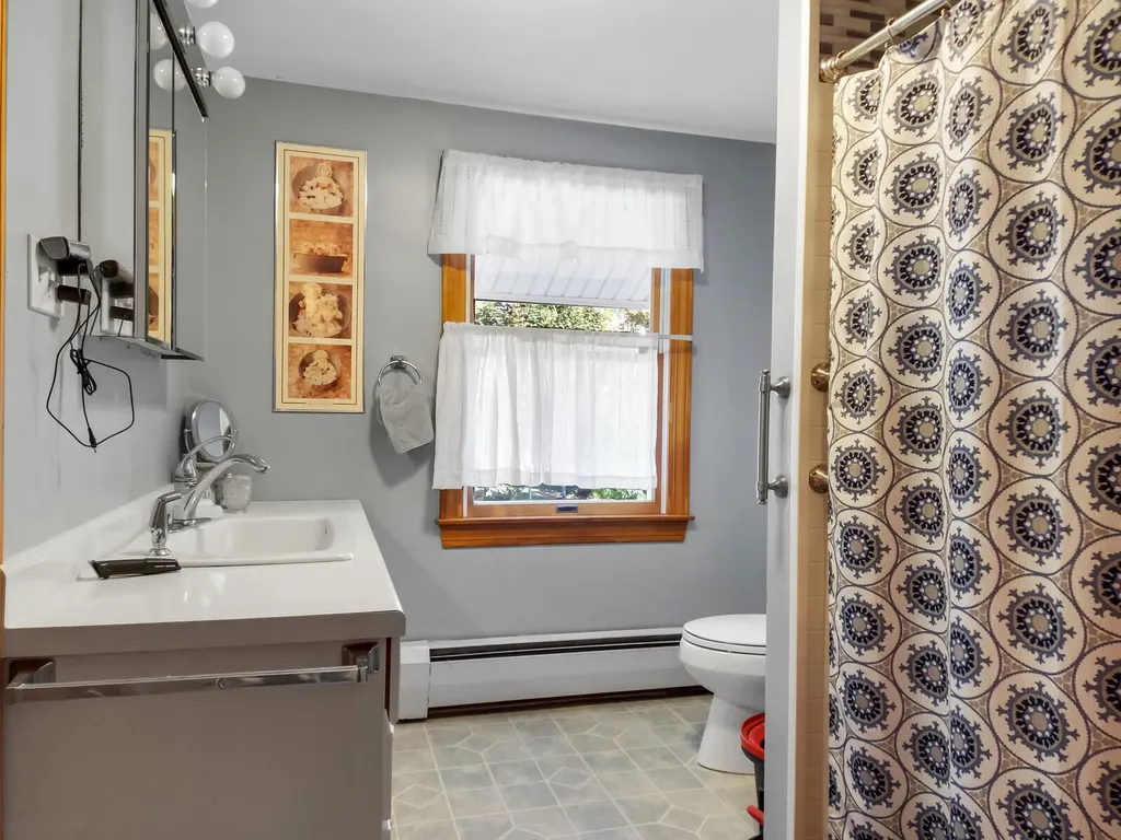 104 Iris Lane Sidney ME 04330
