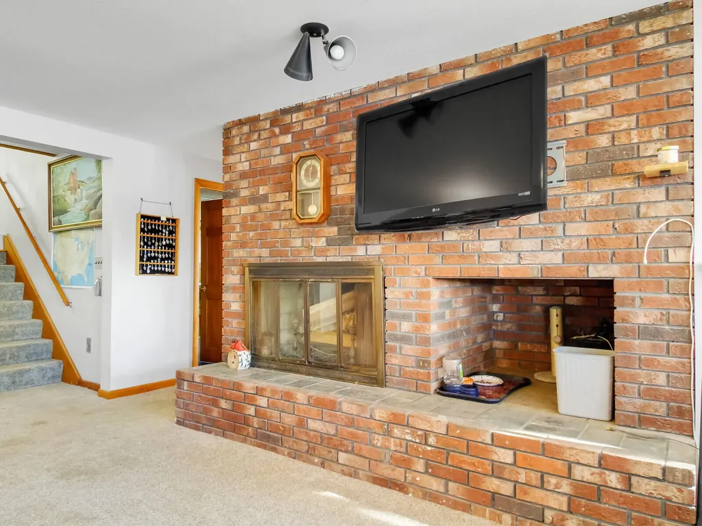 104 Iris Lane Sidney ME 04330