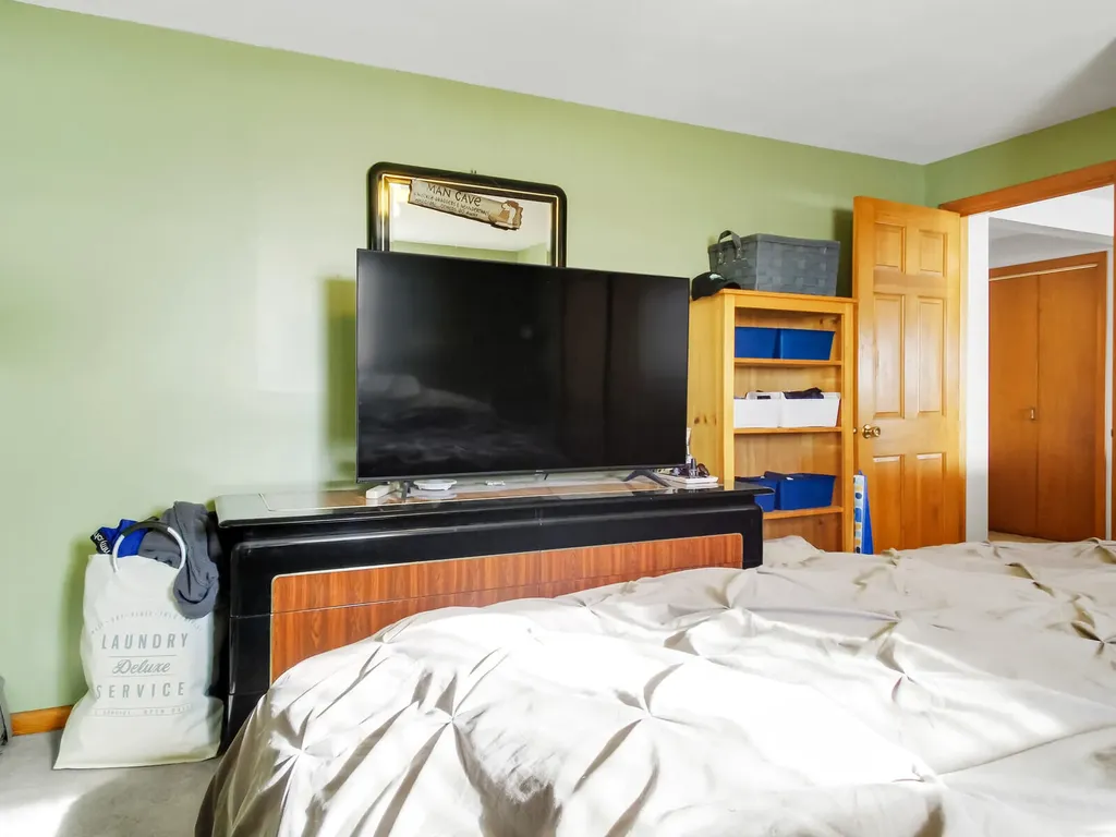 104 Iris Lane Sidney ME 04330