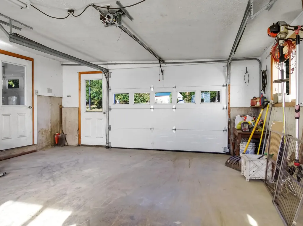 104 Iris Lane Sidney ME 04330
