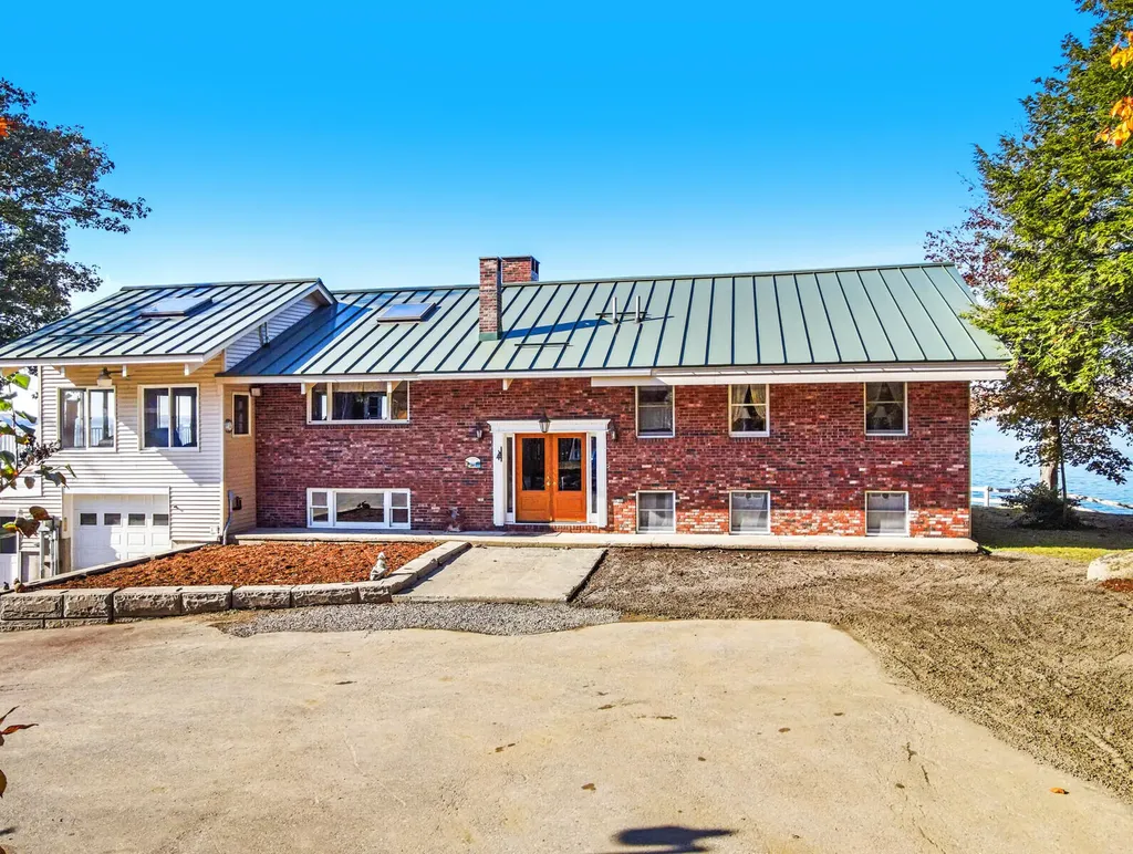 104 Iris Lane Sidney ME 04330