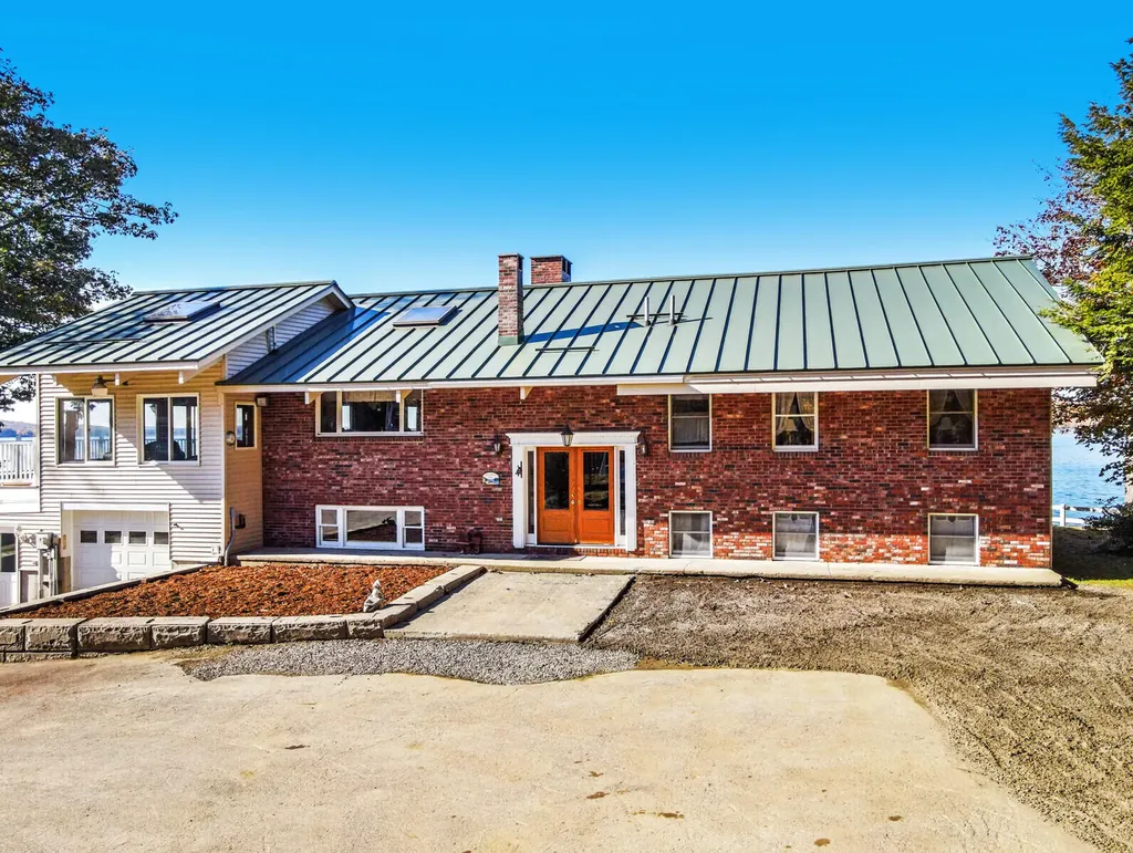 104 Iris Lane Sidney ME 04330