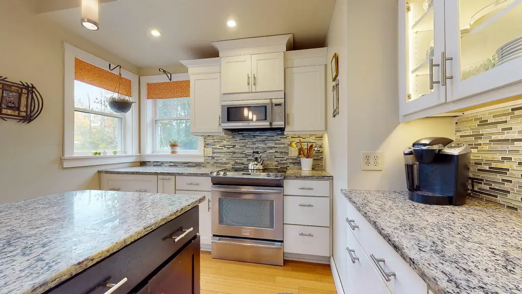 23 Thomas Drive Scarborough ME 04074