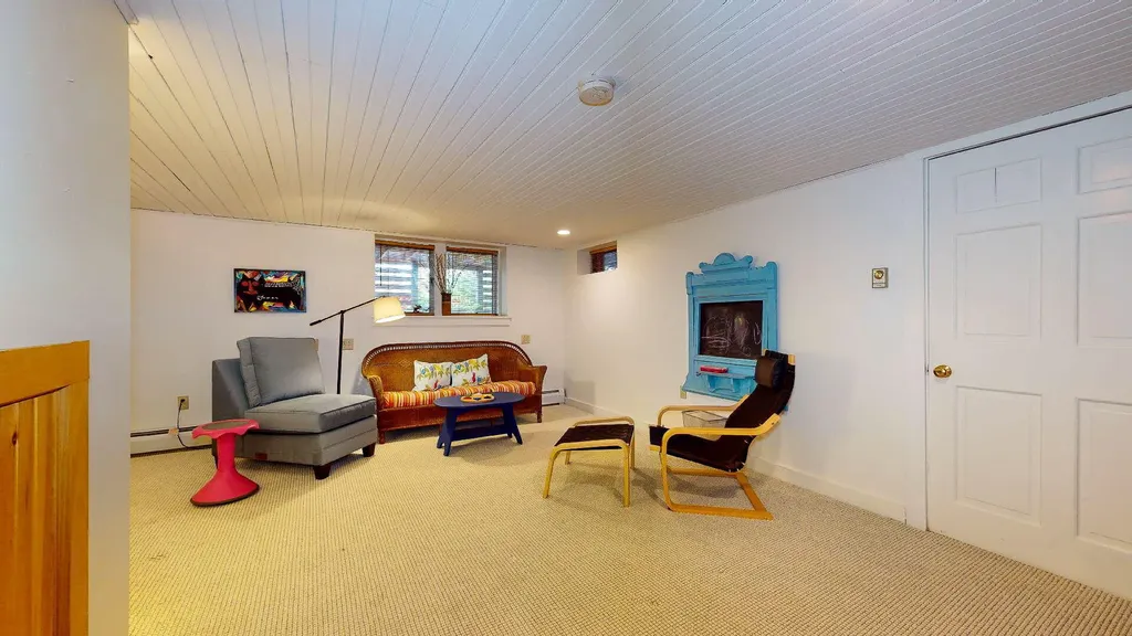 23 Thomas Drive Scarborough ME 04074
