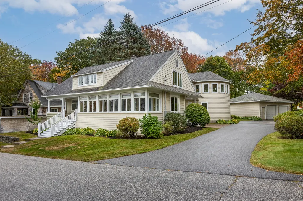 8 Stonybrook Road Cape Elizabeth ME 04107