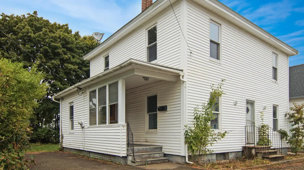 7 Henry Avenue Sanford ME 04073