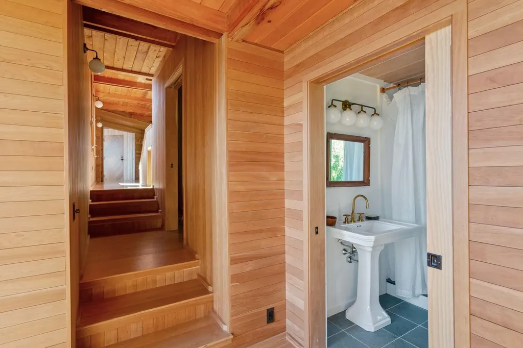 52 Starboard Rock Road Vinalhaven ME 04863