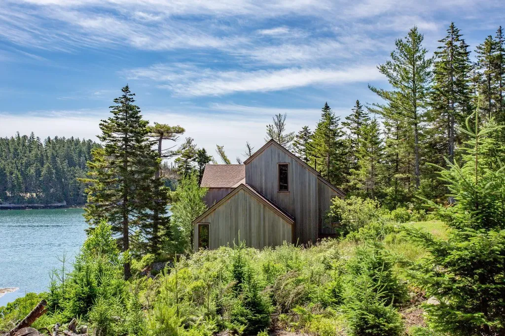 52 Starboard Rock Road Vinalhaven ME 04863