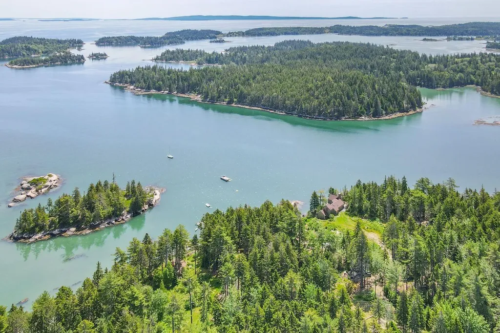 52 Starboard Rock Road Vinalhaven ME 04863