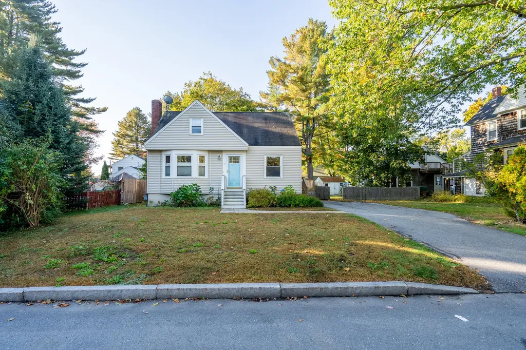 30 Riggs Street Portland ME 04102