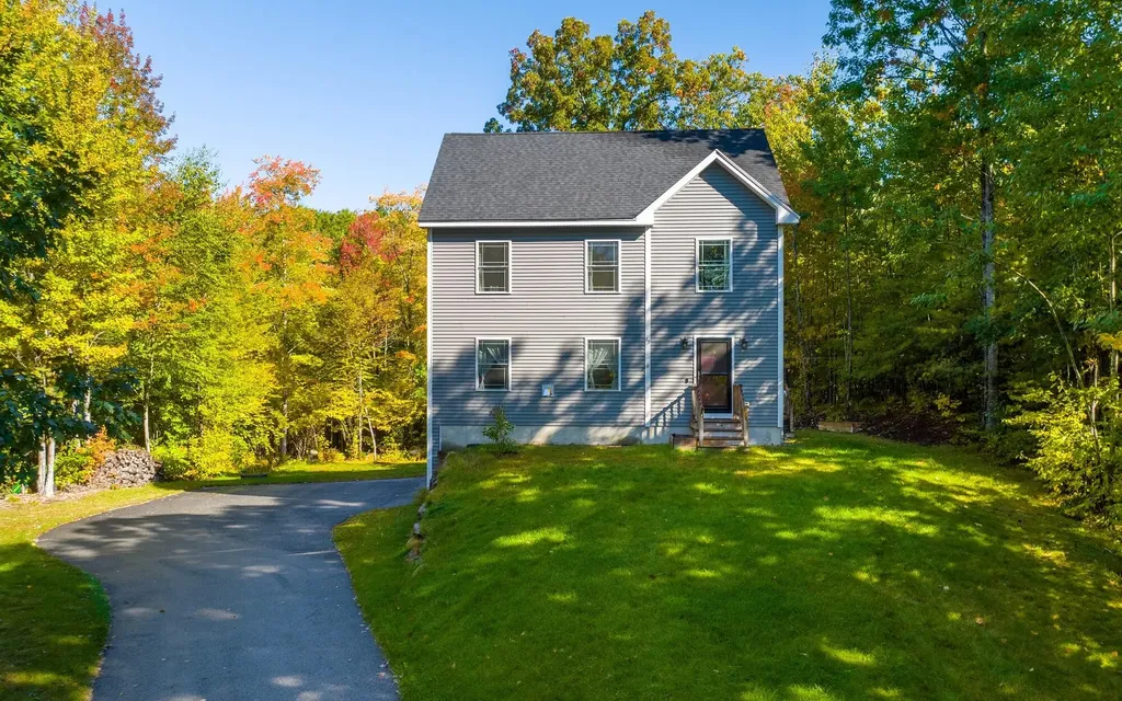 29 Lavery Lane Sanford ME 04073