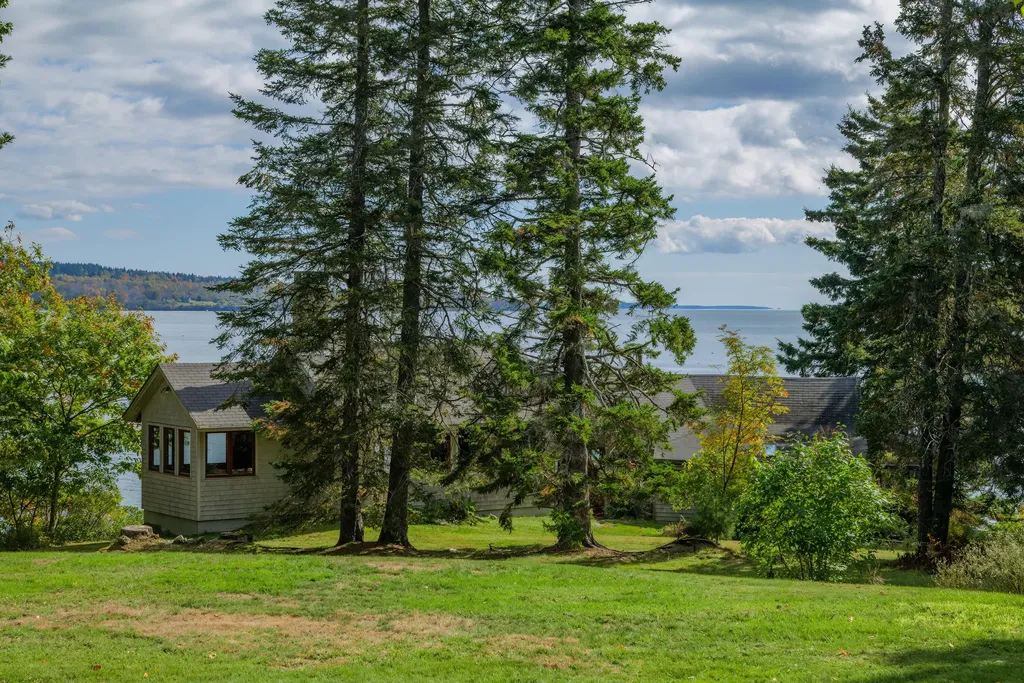32 Lichen Lane Blue Hill ME 04614