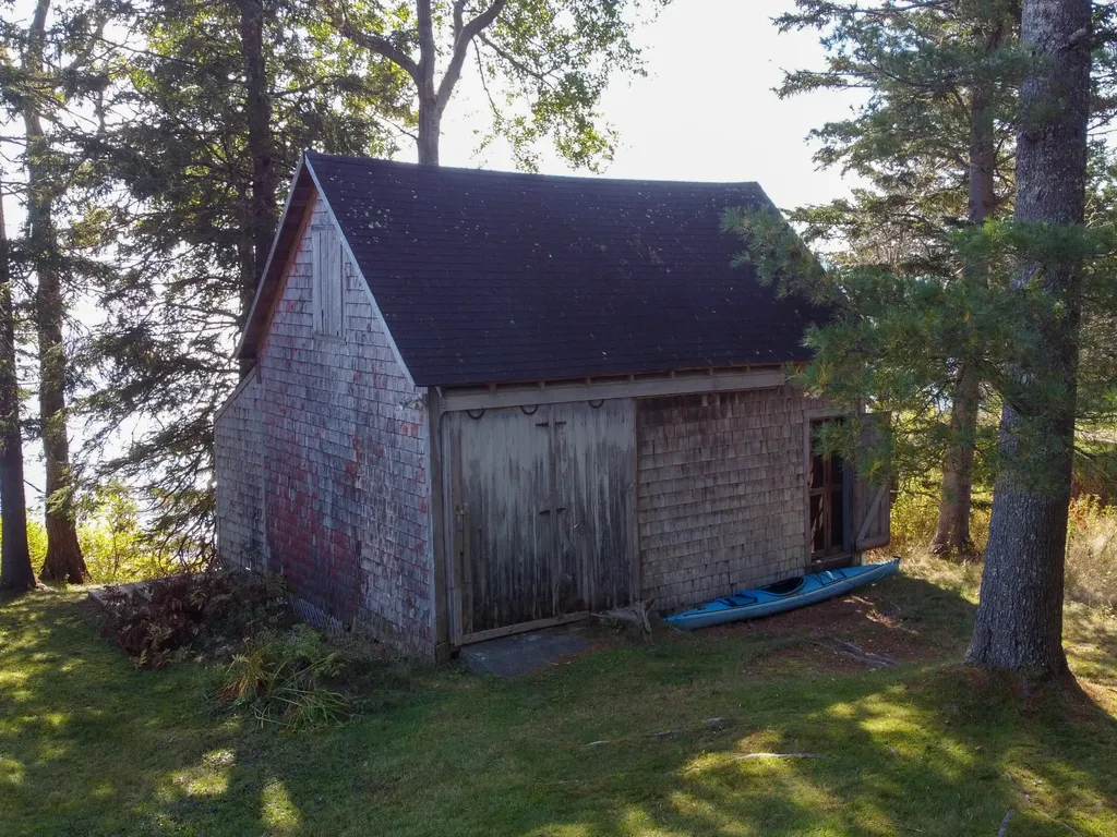 32 Lichen Lane Blue Hill ME 04614
