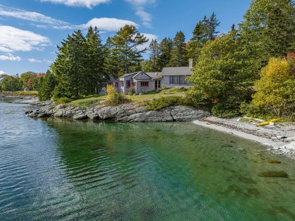 32 Lichen Lane Blue Hill ME 04614