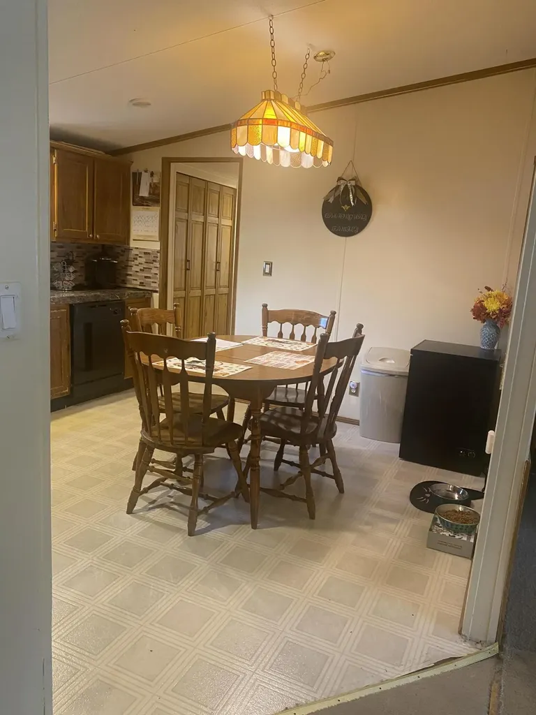 9 Pinetree Lane Lewiston ME 04240