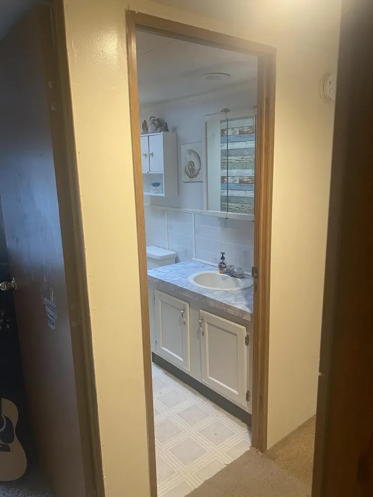 9 Pinetree Lane Lewiston ME 04240