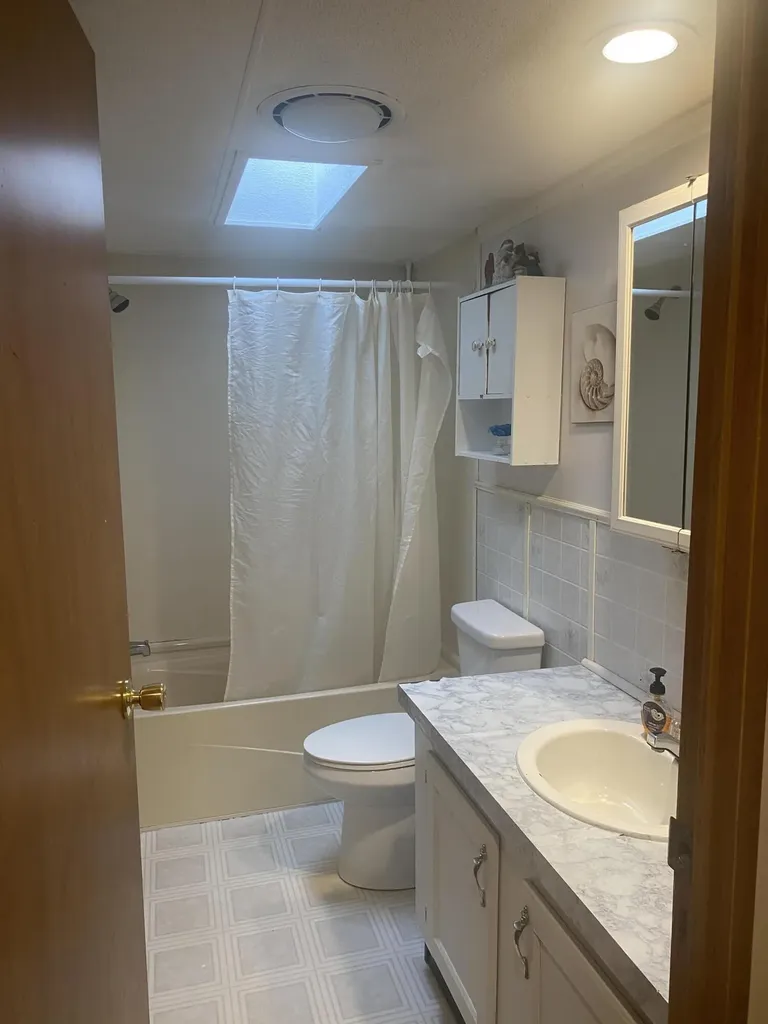 9 Pinetree Lane Lewiston ME 04240