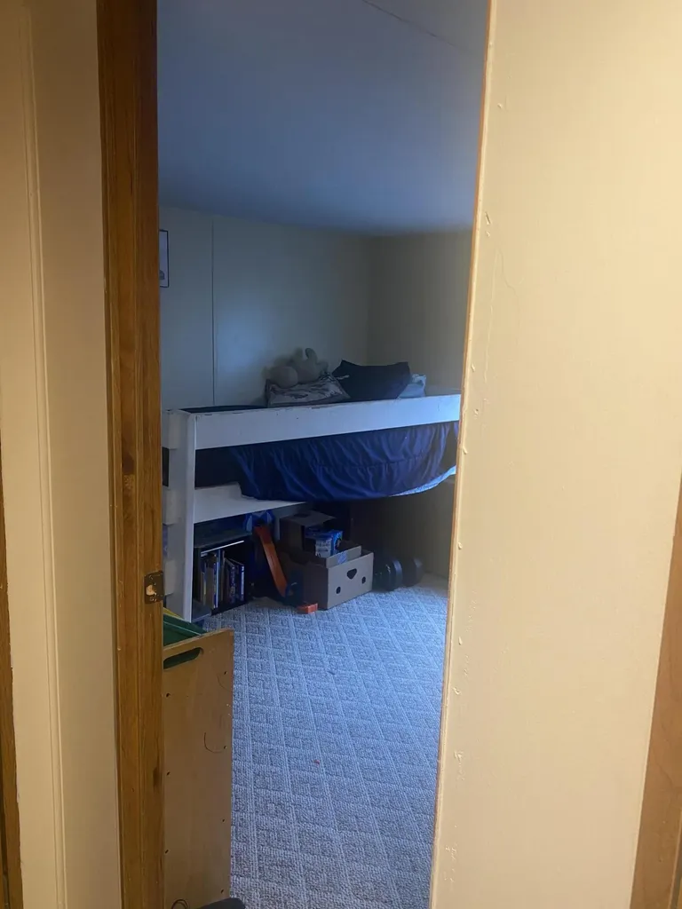 9 Pinetree Lane Lewiston ME 04240