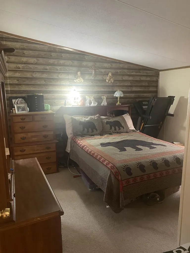 9 Pinetree Lane Lewiston ME 04240