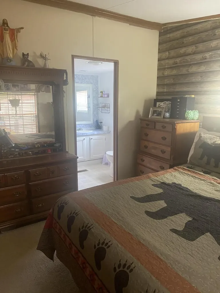 9 Pinetree Lane Lewiston ME 04240
