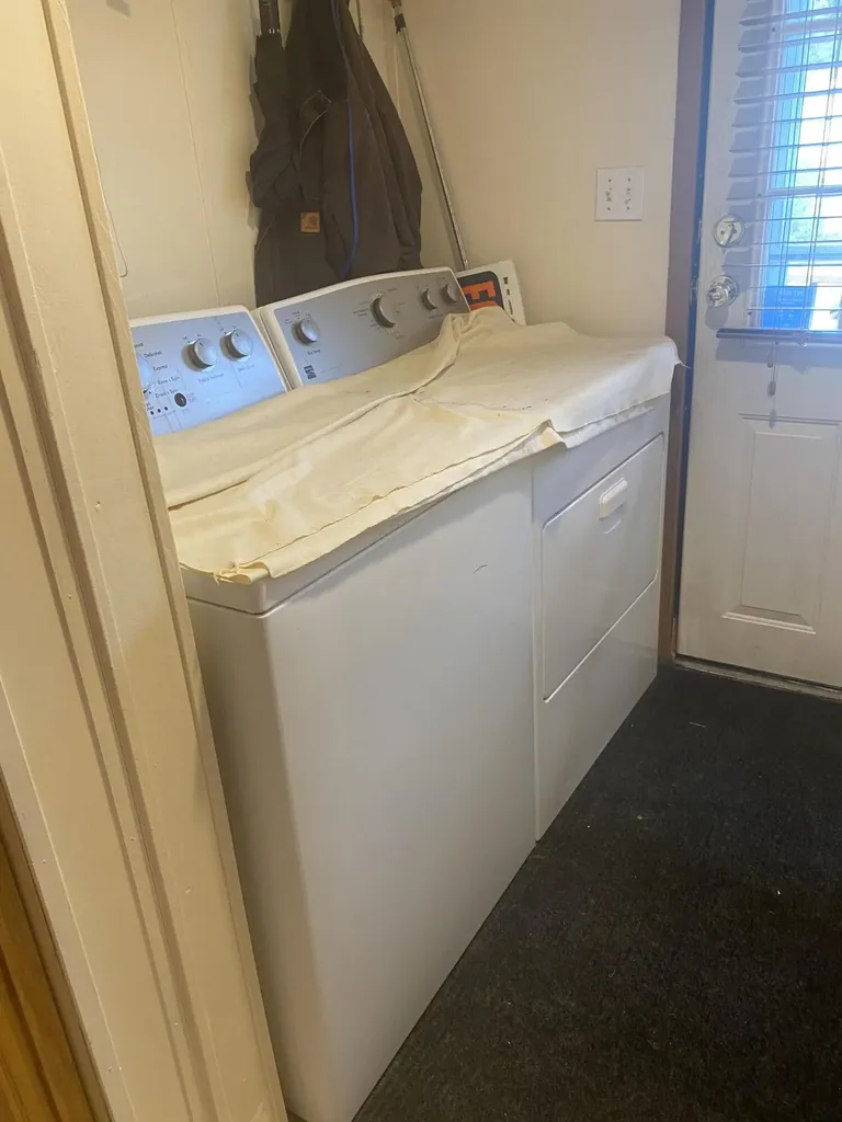 9 Pinetree Lane Lewiston ME 04240