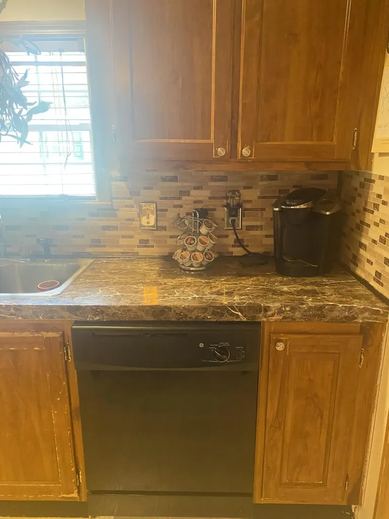 9 Pinetree Lane Lewiston ME 04240