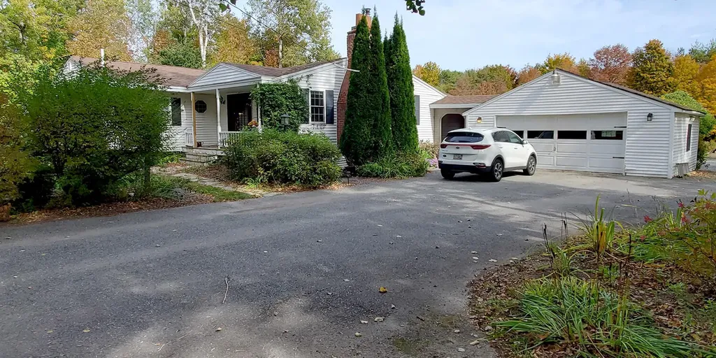 2245 Essex Street Orono ME 04473