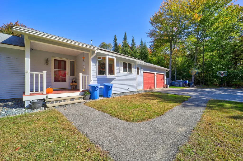 26 Larnus Hill Lane Blue Hill ME 04614