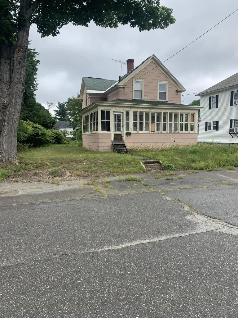 41 Park Street East Millinocket ME 04430