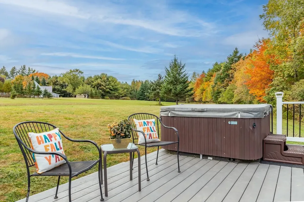 597 Hudson Road Glenburn ME 04401