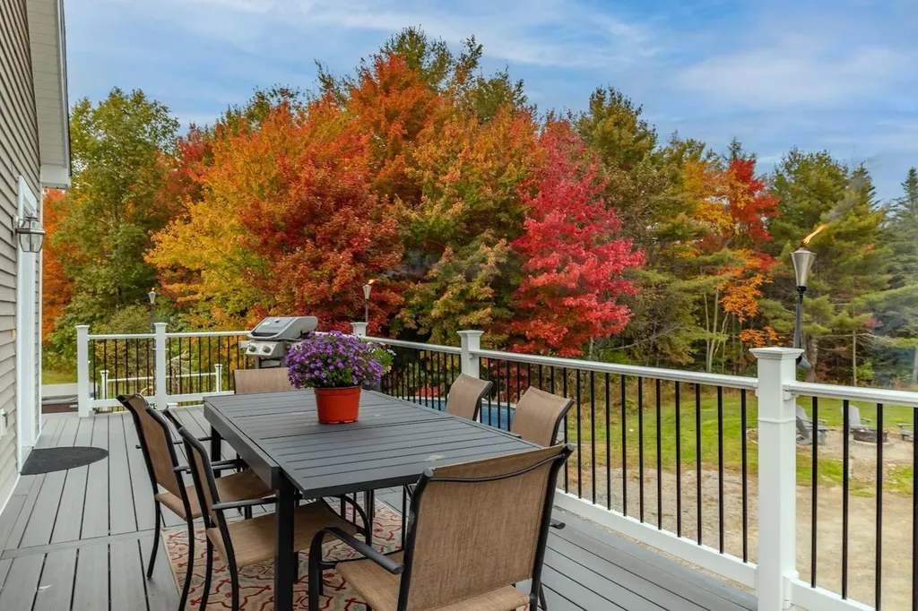 597 Hudson Road Glenburn ME 04401