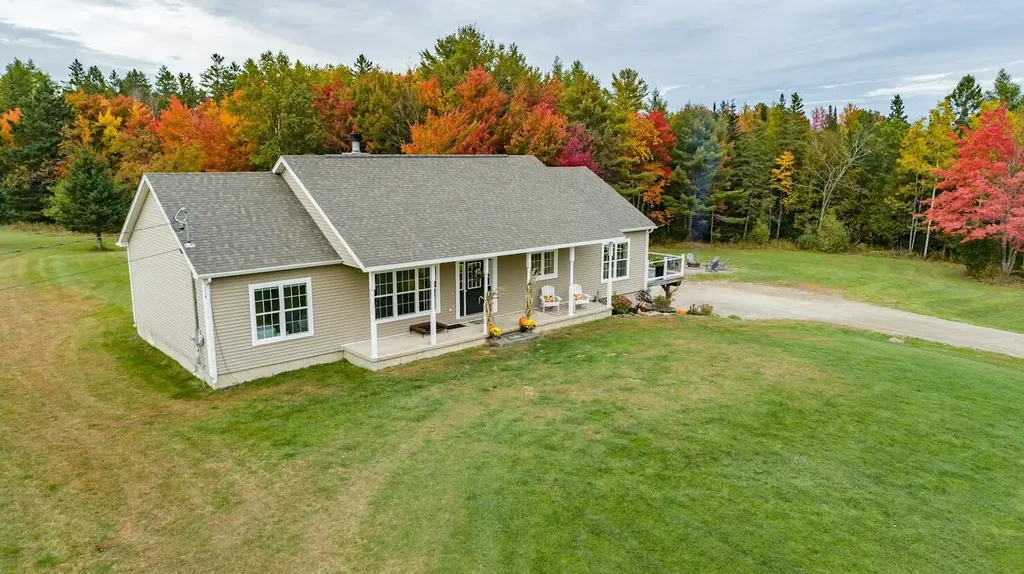 597 Hudson Road Glenburn ME 04401