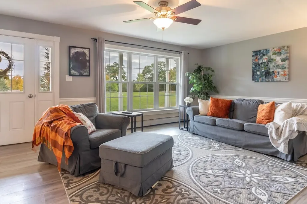 597 Hudson Road Glenburn ME 04401