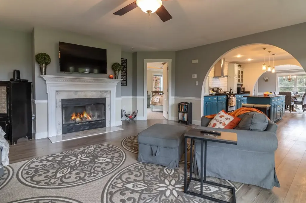597 Hudson Road Glenburn ME 04401