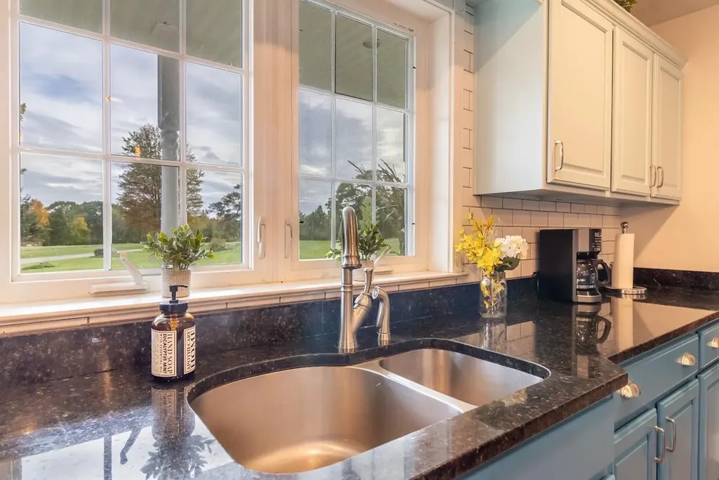 597 Hudson Road Glenburn ME 04401