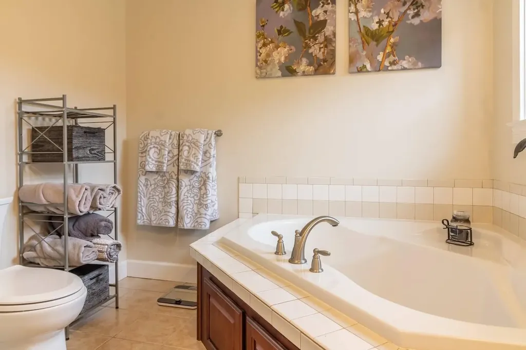 597 Hudson Road Glenburn ME 04401