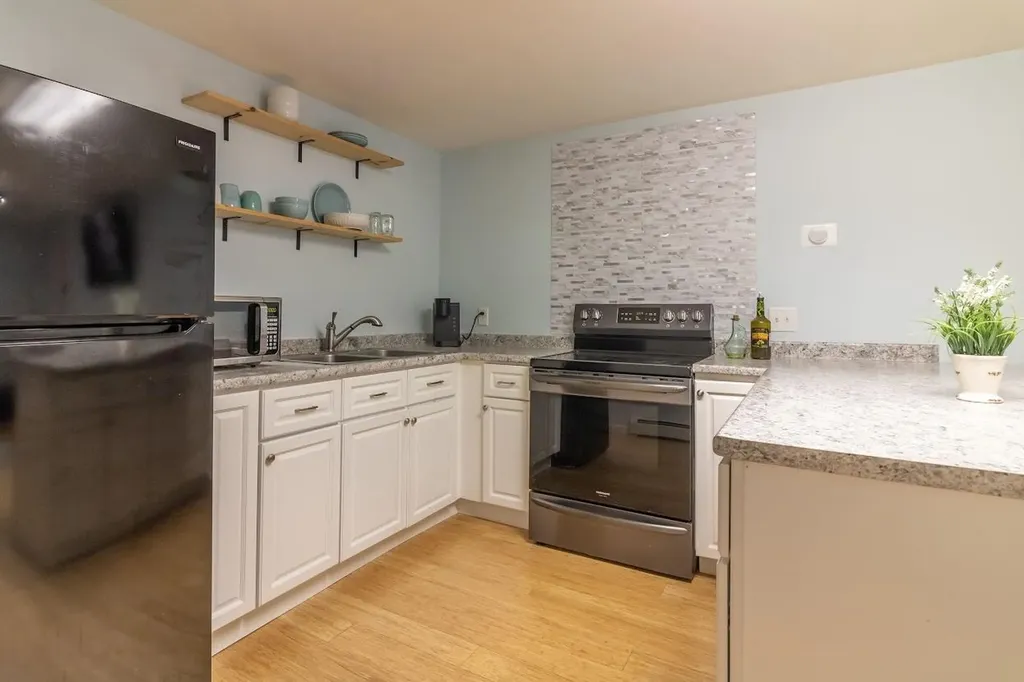 597 Hudson Road Glenburn ME 04401
